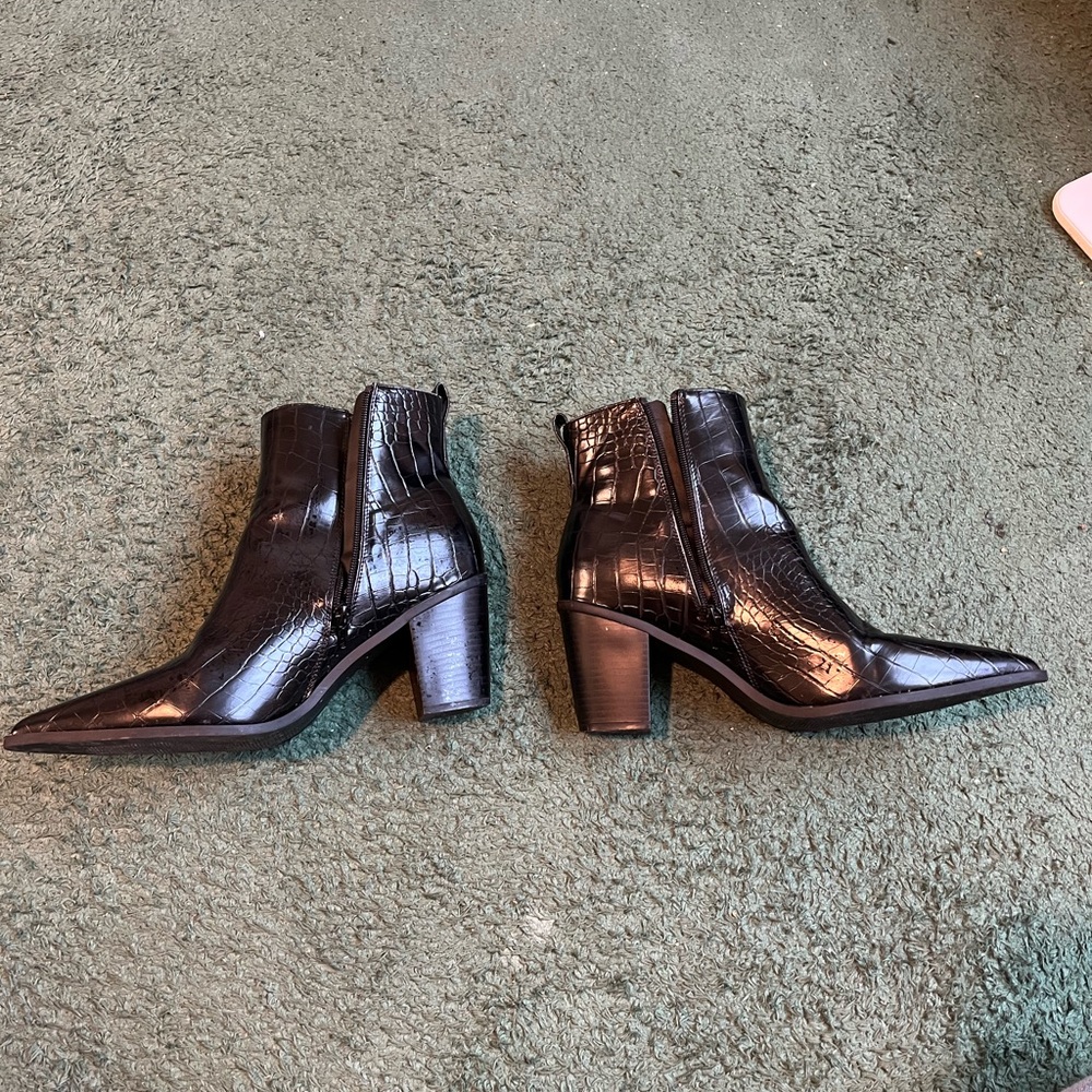 Black snake skin size 11 heel pointed toe boots - Picture 2 of 3